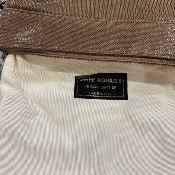 Ohh Ashley Vintage Tan Crossbody Bag - Picture 5 of 6